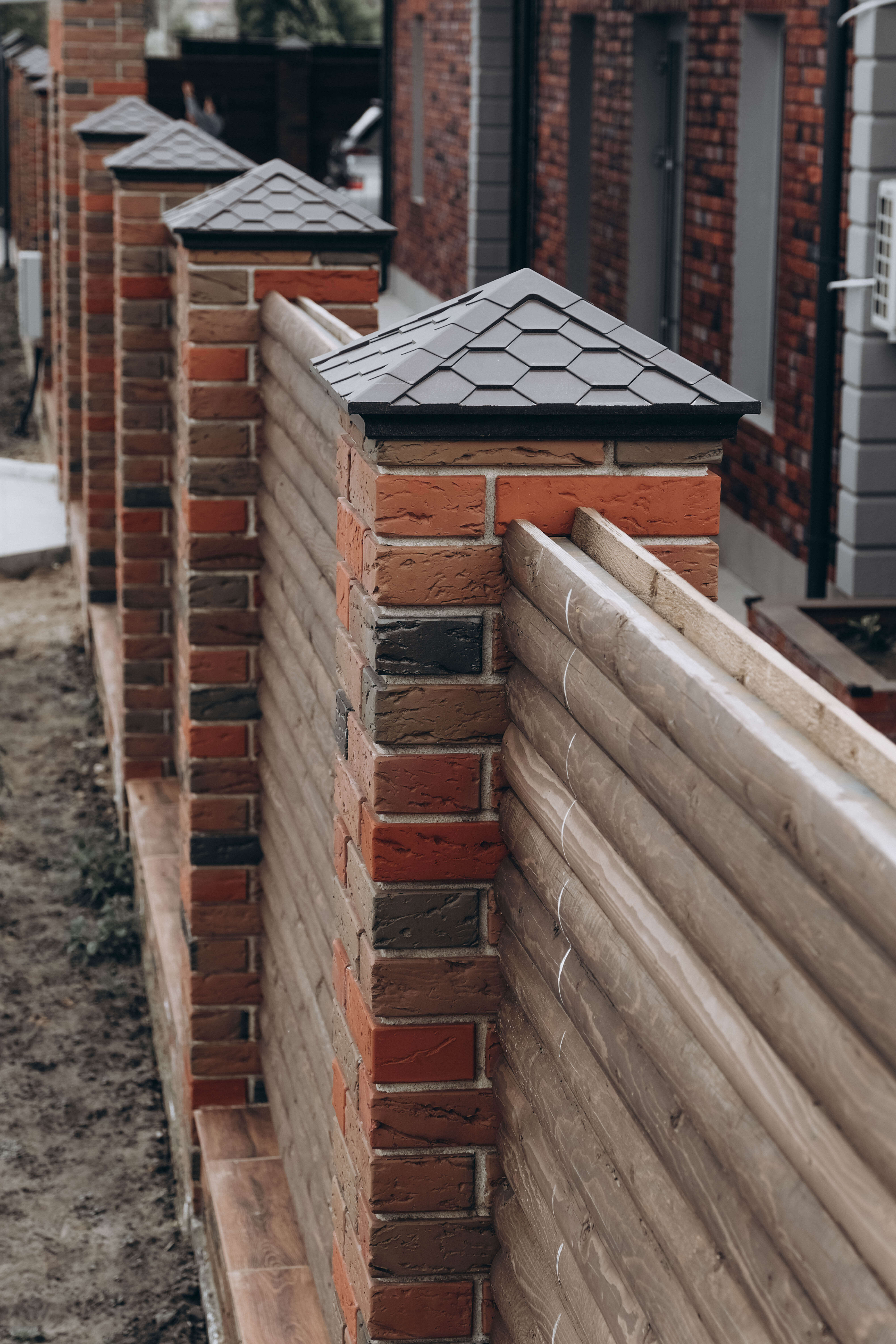 Колпак Zking Эверест Коричневый на столб 1.5х1.5 кирпича (390х390мм) в Слободском фото