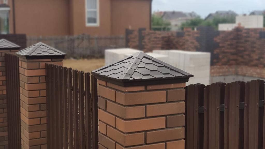 Колпак Zking Эверест Коричневый на столб 1.5х1.5 кирпича (390х390мм) в Слободском фото