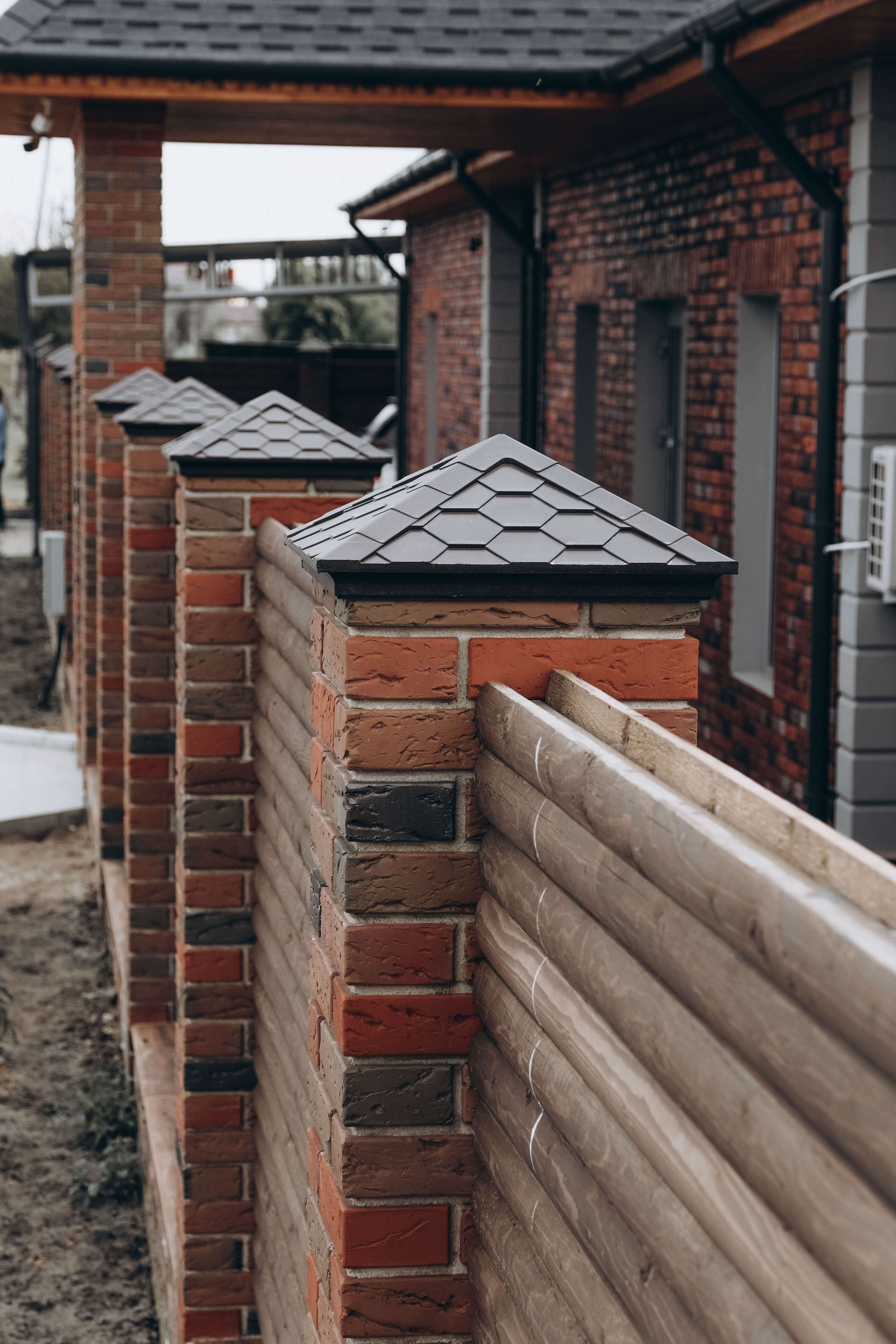 Колпак Zking Эверест Коричневый на столб 1.5х1.5 кирпича (390х390мм) в Слободском фото